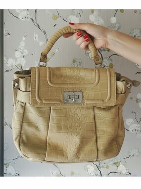 BE&D Vintage Gable Heritage Embossed Leather Bag